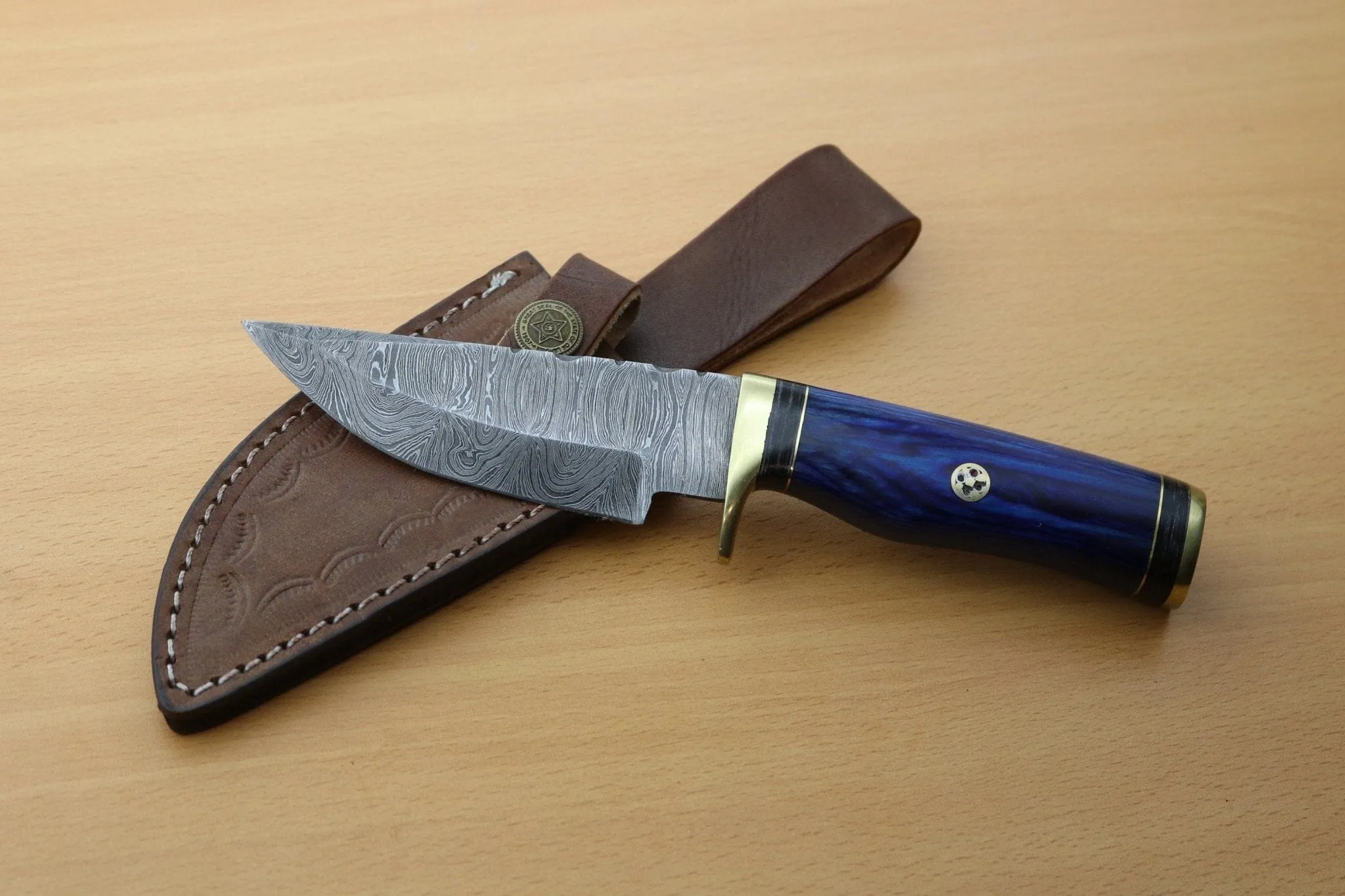 Handmade Damascus Steel Hunting knives with genuine leather sheath