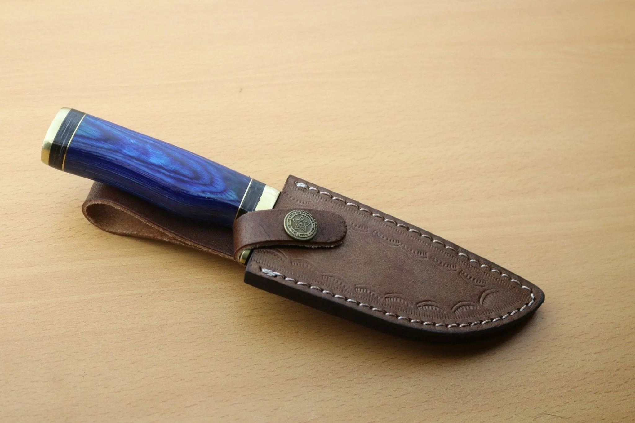 Handmade Damascus Steel Hunting knives with genuine leather sheath