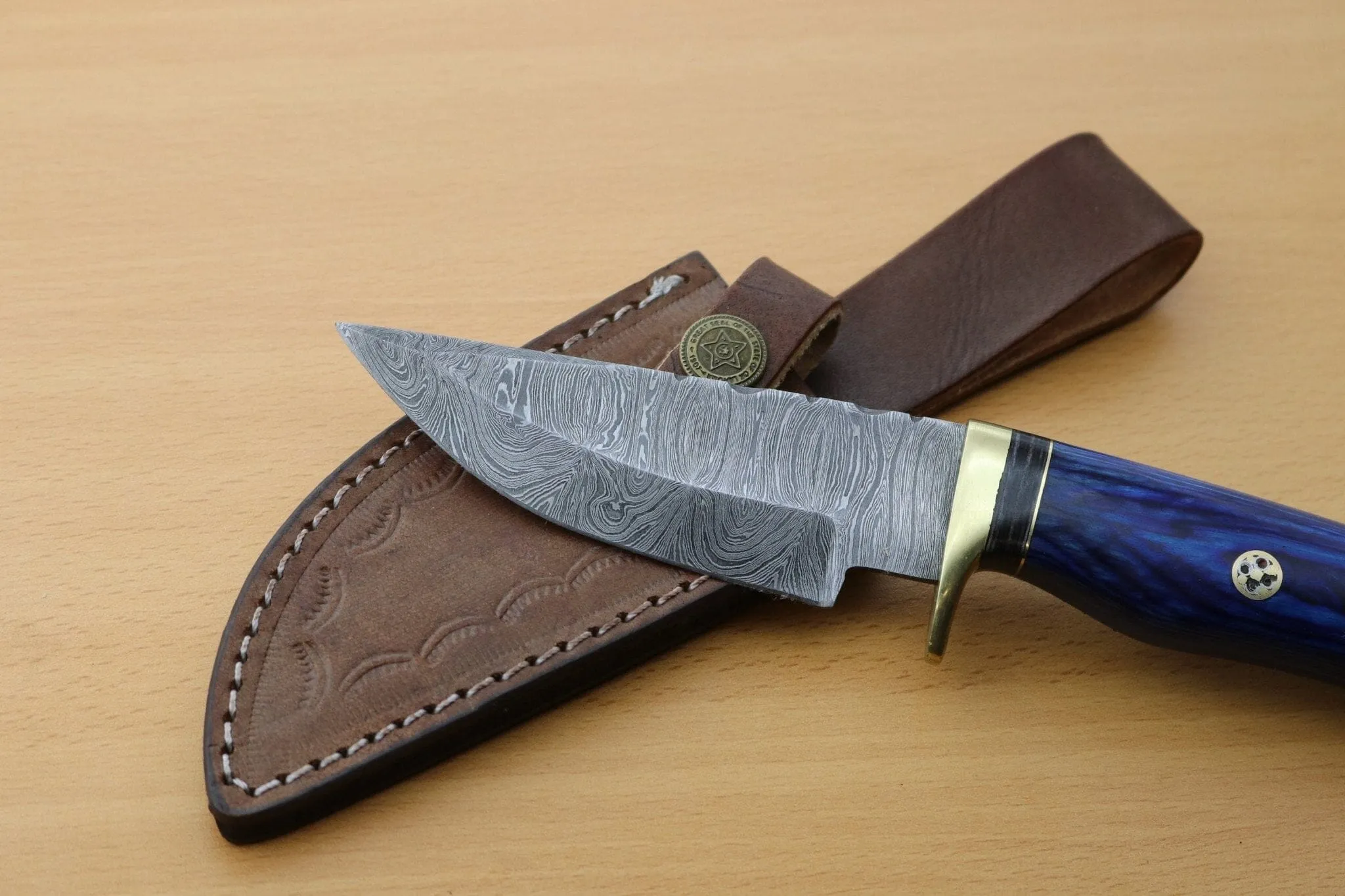 Handmade Damascus Steel Hunting knives with genuine leather sheath
