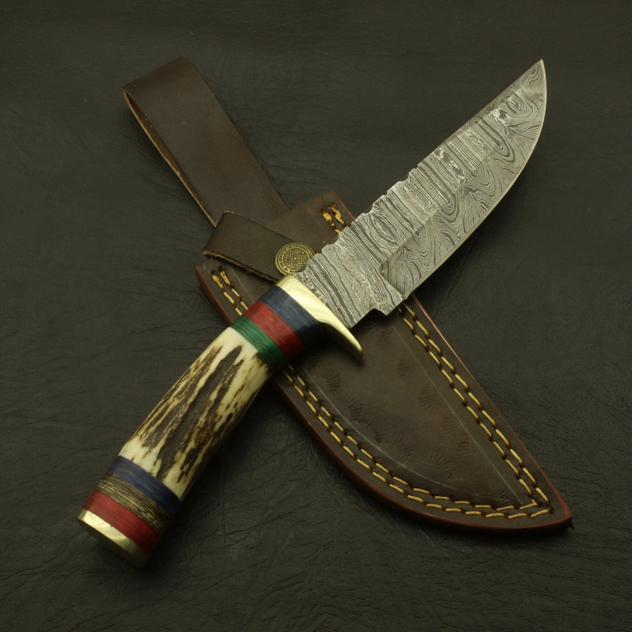 Superb Rait tail Custom Made Hand Forged Damascus Hunting/skinning Knife Stag/antler Handle with Sheath