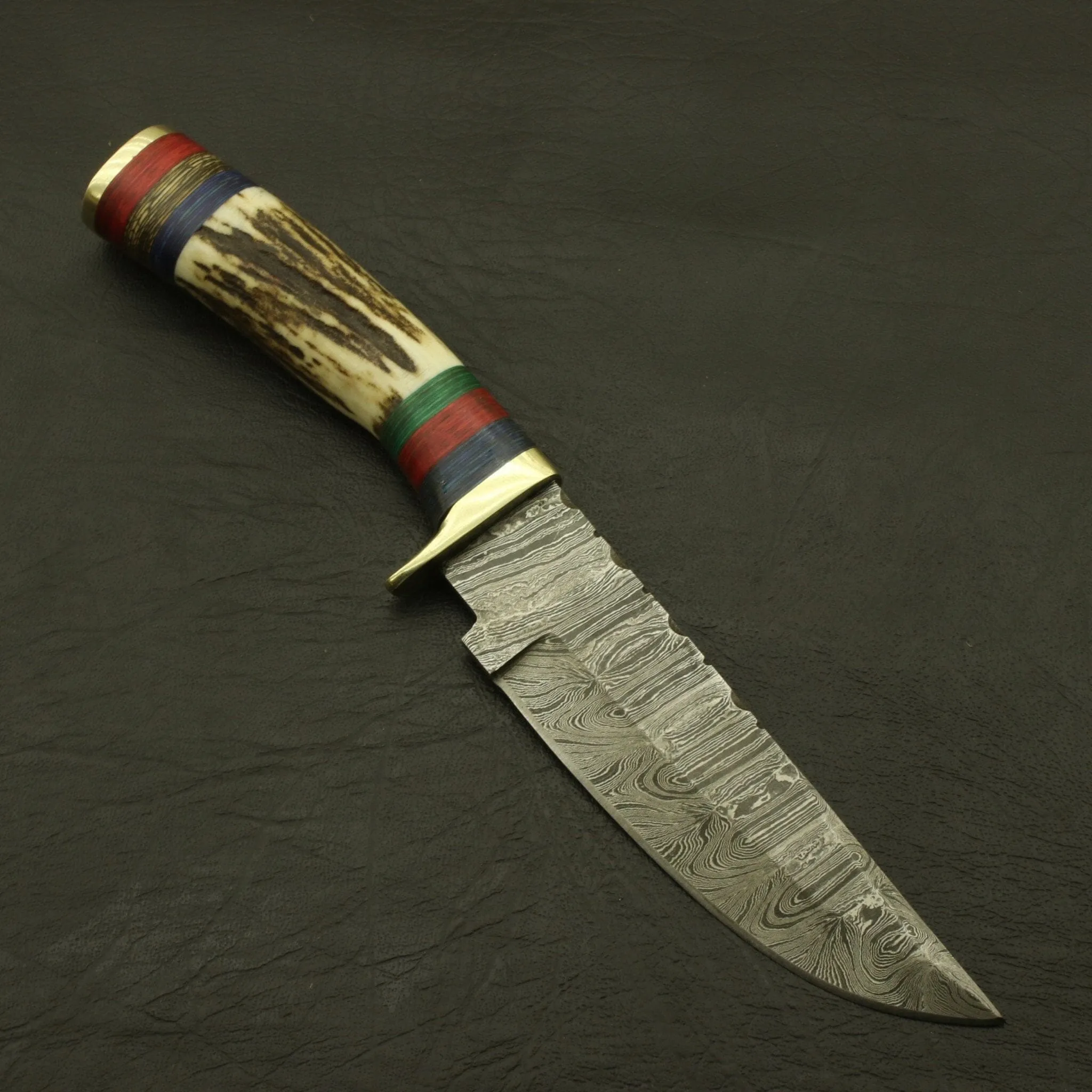 Superb Rait tail Custom Made Hand Forged Damascus Hunting/skinning Knife Stag/antler Handle with Sheath
