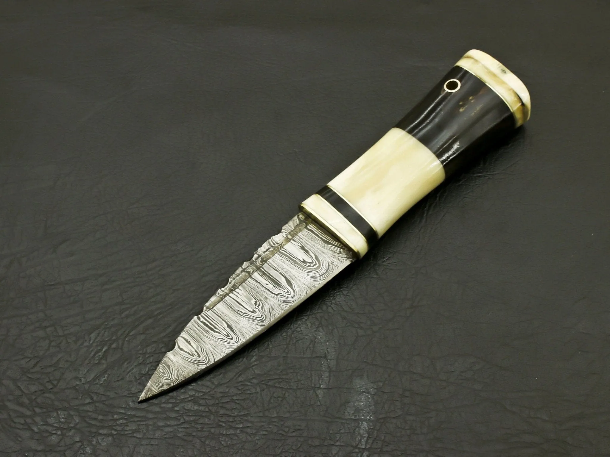 Top Beautiful Handmade Damascus Steel Serrated edged Scottish Dirk Knife/ Sheath